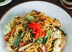 Mì soba xào thịt ba chỉ và bắp cải