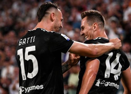 Tân binh tỏa sáng giúp Juventus áp sát ngôi đầu