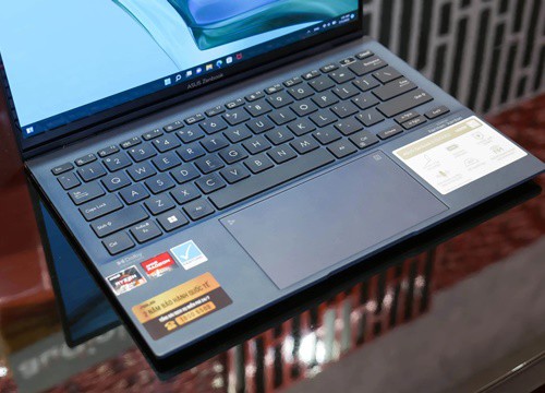 Asus ra mắt Zenbook 17 inch với Ryzen 6000