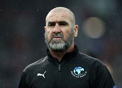 Cantona vẫn dùng điện thoại 'cục gạch'