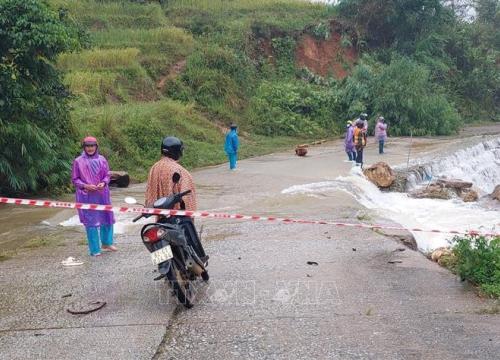 Khắc phục tình trạng chia cắt, cô lập ở 3 xã của huyện Tu Mơ Rông, Kon Tum