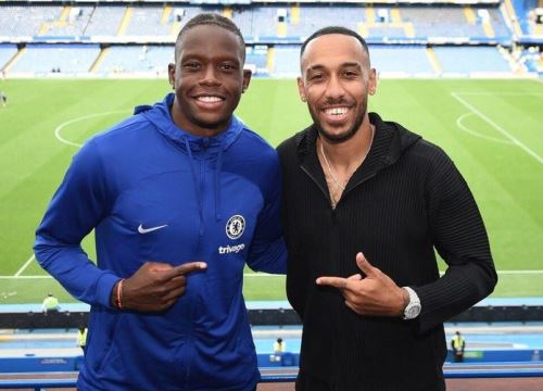 Chelsea khởi đầu C1: Trình làng 'sát thủ' Aubameyang