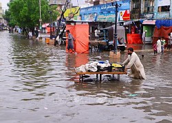 Pakistan đối mặt trận lũ lụt tồi tệ nhất lịch sử, 30% diện tích chìm trong biển nước