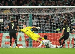 Cổ động viên Celtic đứng dậy vỗ tay cho Modric