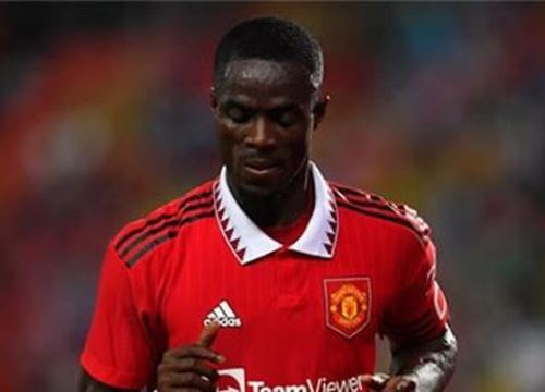 Eric Bailly quay lại chê trách MU