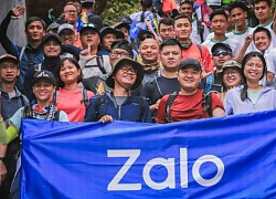 Zalo group leo núi mừng sinh nhật tại Nepal