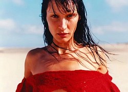 Bella Hadid khóc mỗi đêm