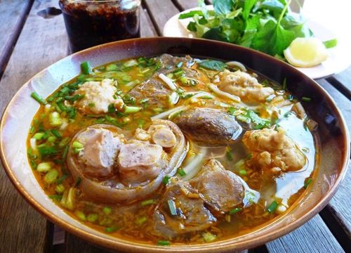 Cách nấu bánh canh thịt heo lạ miệng vào cuối tuần