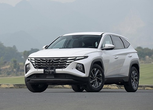 Giá xe Hyundai Tucson lăn bánh tháng 9/2022: Rẻ không thể tin nổi, hiên ngang chèn ép Honda CR-V