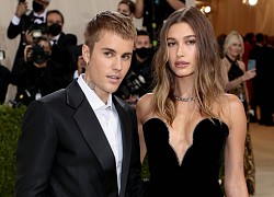 Vợ chồng Justin Bieber - Hailey Baldwin kỷ niệm 4 năm ngày cưới