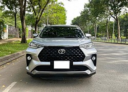 Toyota Veloz Cross 2022 vừa chạy 2000km, chủ xe lỗ cả trăm triệu đồng