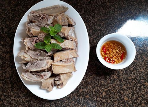 Mách chị em cách luộc vịt ngon, mềm, không tanh hôi