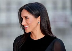 Meghan Markle phá quy tắc hoàng gia về trang phục