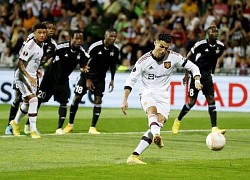 Ronaldo cán mốc 699 bàn và kỷ lục 740 trận thắng