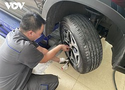 Xe bị xì mỡ rotuyn thước lái có nguy hiểm?