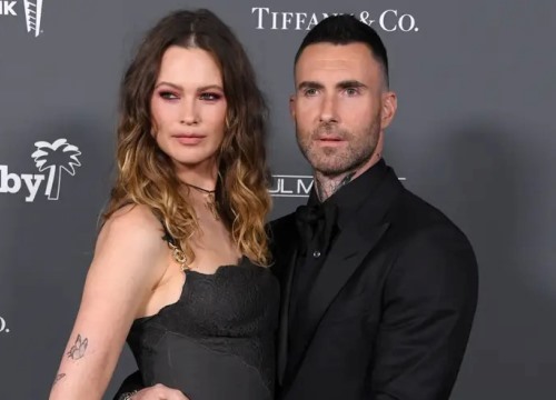 Adam Levine thừa nhận đi quá giới hạn sau lưng vợ