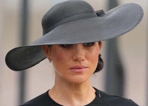 Nghịch lý Meghan Markle