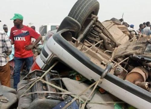 Nigeria: Ba xe ô tô va chạm và bốc cháy làm hàng chục người thương vong