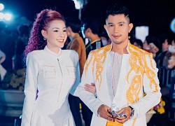 Vừa bị Ngân 98 từ chối 'nhận giống' cho con, Lương Bằng Quang báo tin vui với bạn gái kém 16 tuổi