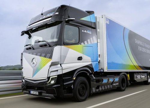 Xe tải chạy điện Mercedes-Benz eActros Long Haul có hành trình 800 km