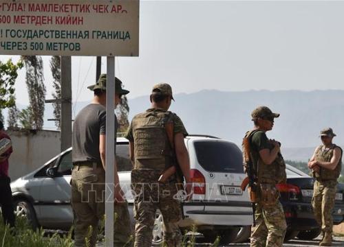 Xung đột biên giới Tajikistan - Kyrgyzstan: Gần 100 người thiệt mạng