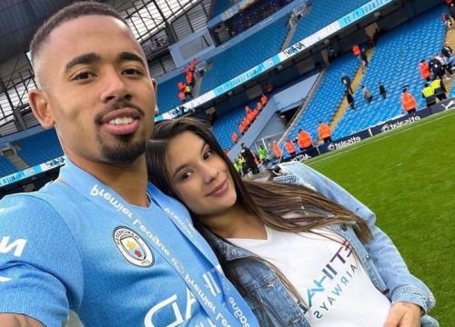 Bóng hồng bên Gabriel Jesus