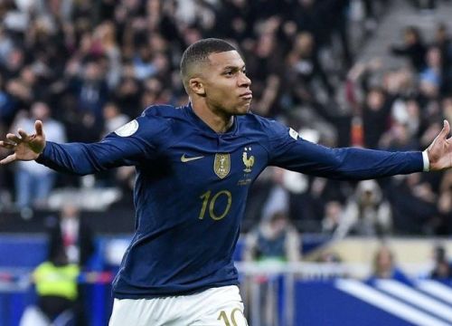 Mbappe không ngại hứng gạch đá, so sánh chơi cùng Messi và Neymar