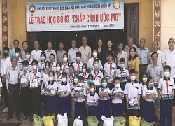 Tiếp sức học sinh nghèo đến lớp