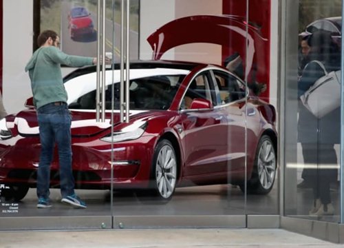 Toàn bộ 4 mẫu xe Tesla dính lỗi cửa sổ, hơn 1 triệu xe phải triệu hồi