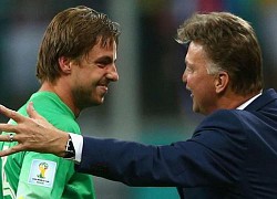 Van Gaal trừng phạt chuyên gia bắt phạt đền của tuyển Hà Lan