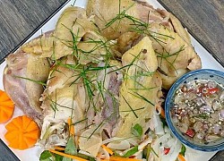 Cách làm gà hấp muối sả da giòn, thịt mềm thơm cực cuốn hút