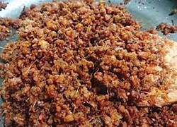 Cách làm thịt chưng mắm tép chuẩn vị miền Bắc đậm đà cho ngày mưa gió, mùi vị thơm lừng ai cũng mê