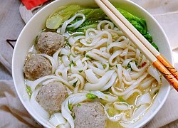 Cách nấu phở bò viên cho bữa sáng ngay tại nhà