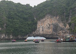 Chiêm ngưỡng "cổng" làng đặc biệt giữa vịnh Hạ Long
