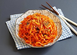 Củ cải trộn mắm ớt chua ngọt ăn kèm món gì cũng ngon