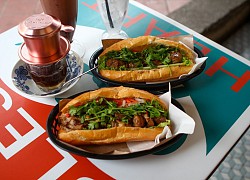 Cửa hàng cà phê phin, bánh mì Việt nổi tiếng giữa trời Singapore