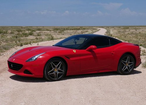 Dân chơi Mỹ phượt qua 3 quốc gia bằng Ferrari California T