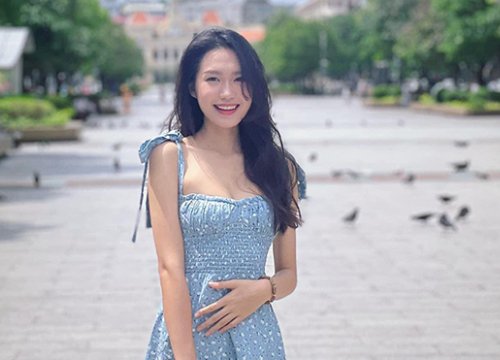 Người yêu top 10 hoa hậu của Văn Hậu thả dáng trên phố đi bộ