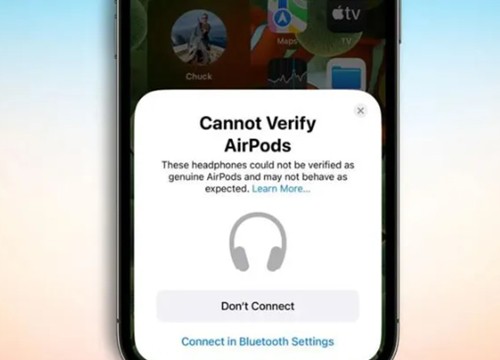 Phát hiện tai nghe AirPods giả nhờ nâng cấp lên iOS 16