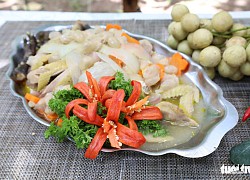 Về Cần Thơ, khó nhịn thèm món 'gà um dâu Hạ Châu' ngọt lịm