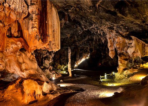 Hang Sơn Đoòng của Việt Nam hay Miao của Trung Quốc rộng lớn nhất thế giới?