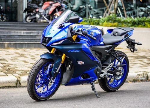 Yamaha YZF-R15 mới đắt hơn đời cũ 8 triệu có gì khác biệt