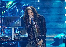 Giám khảo 'American idol' bị buộc tội xâm phạm trẻ vị thành niên