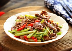 Xào thịt bò lần nào cũng dai ngoách, đầu bếp nói có 3 điểm phải nhớ kỹ, thịt sẽ mọng mướt, mềm ngon như nhà hàng