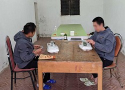 2 thanh niên 'liều chết' trốn về Việt Nam