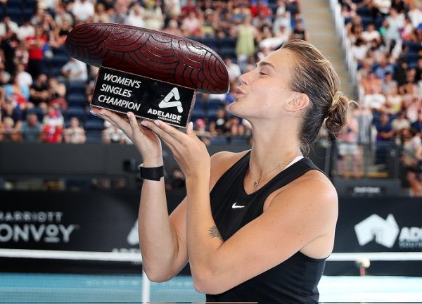 Giải Adelaide ngày 7: Sabalenka hạ Noskova lên ngôi vô địch