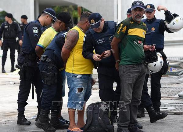 Tòa án Tối cao Brazil đình chỉ chức vụ của người đứng đầu chính quyền thủ đô