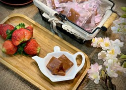 Tự làm kẹo caramel dâu dẻo thơm đãi khách dịp Tết, đảm bảo ai cũng mê