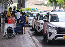 UBND TP.HCM ra văn bản khẩn yêu cầu dồn lực "giải bài toán" thiếu taxi sân bay Tân Sơn Nhất