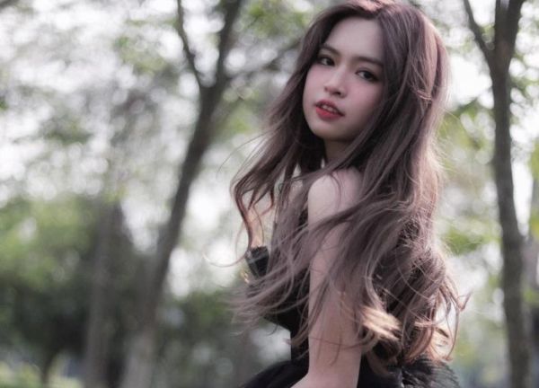 Hot girl Mắt biếc tung bộ ảnh nàng thơ hậu xuống sắc